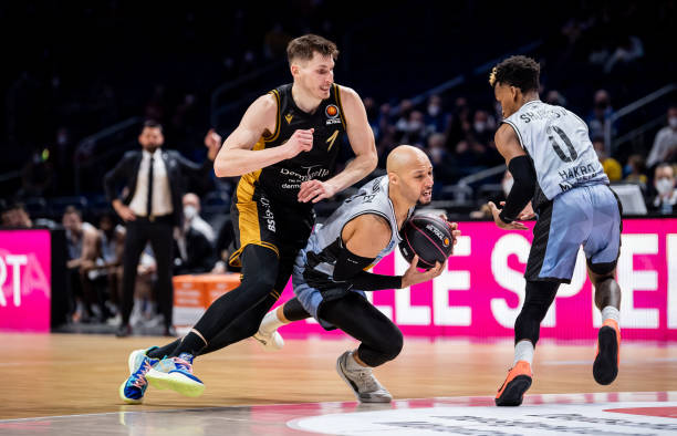 次被他晃在 次被他晃在