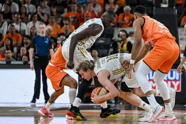 他的快速反 他的快速反