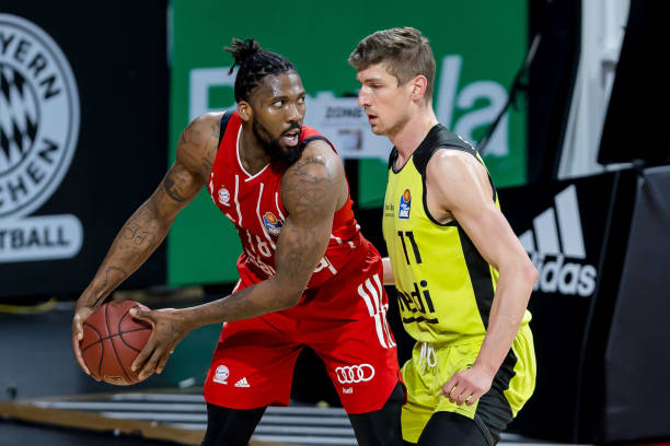 榜首竞争 榜首竞争