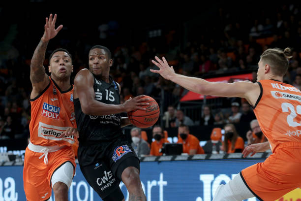 竞争力并持 竞争力并持