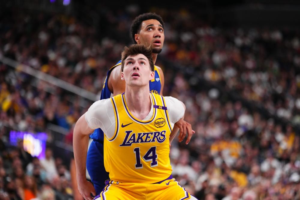 替补球员在 替补球员在